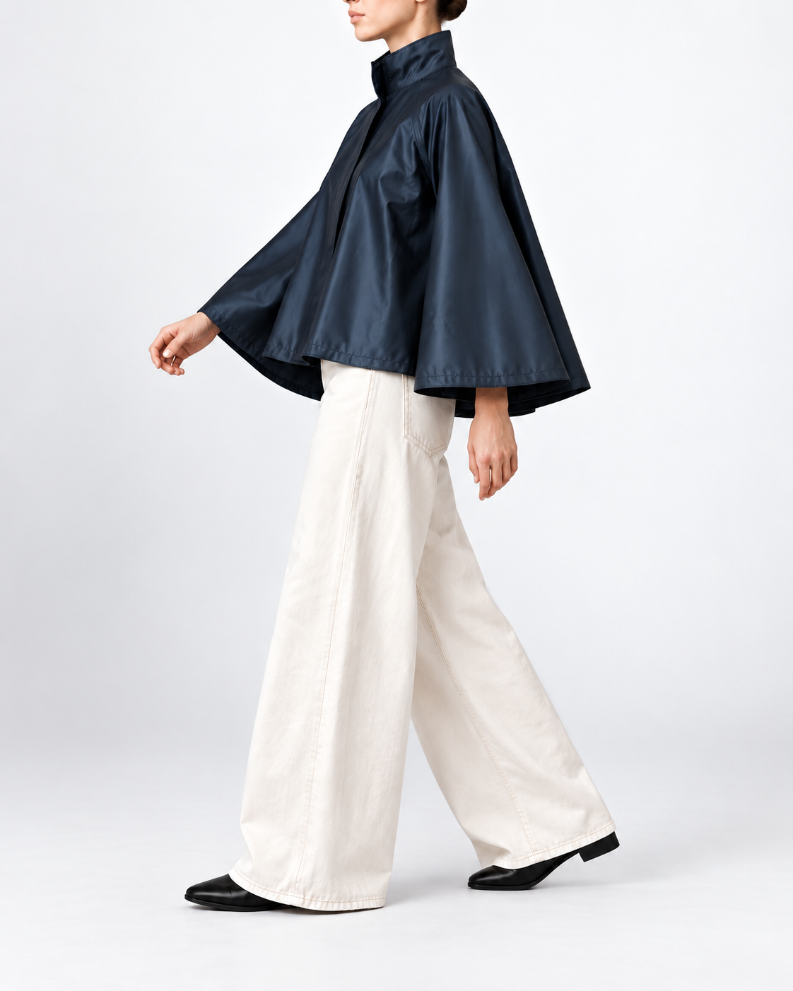 Audrey Water-Resistant Cape in blue
