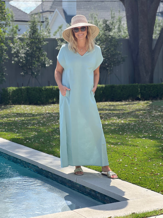 Mary Hafner in a Long Linen Cotton Kaftan